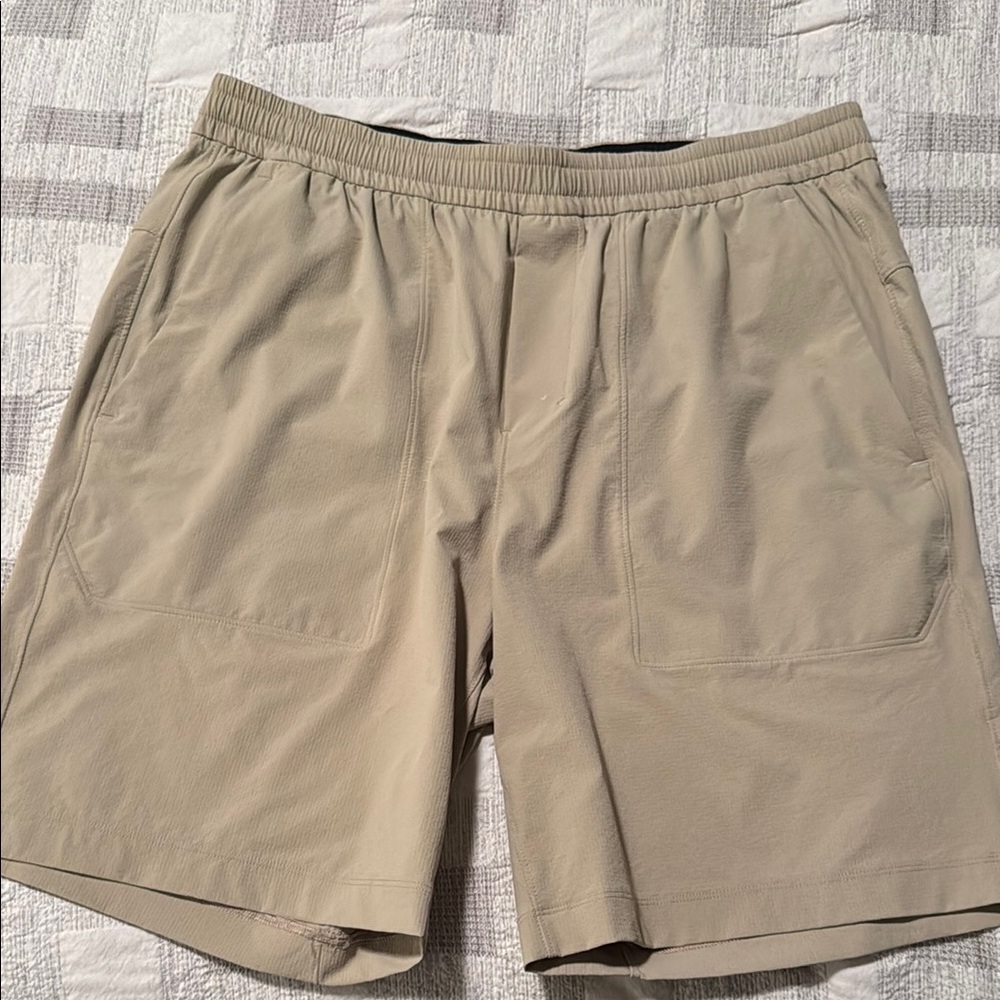 Lululemon Men's Tan Shorts size L